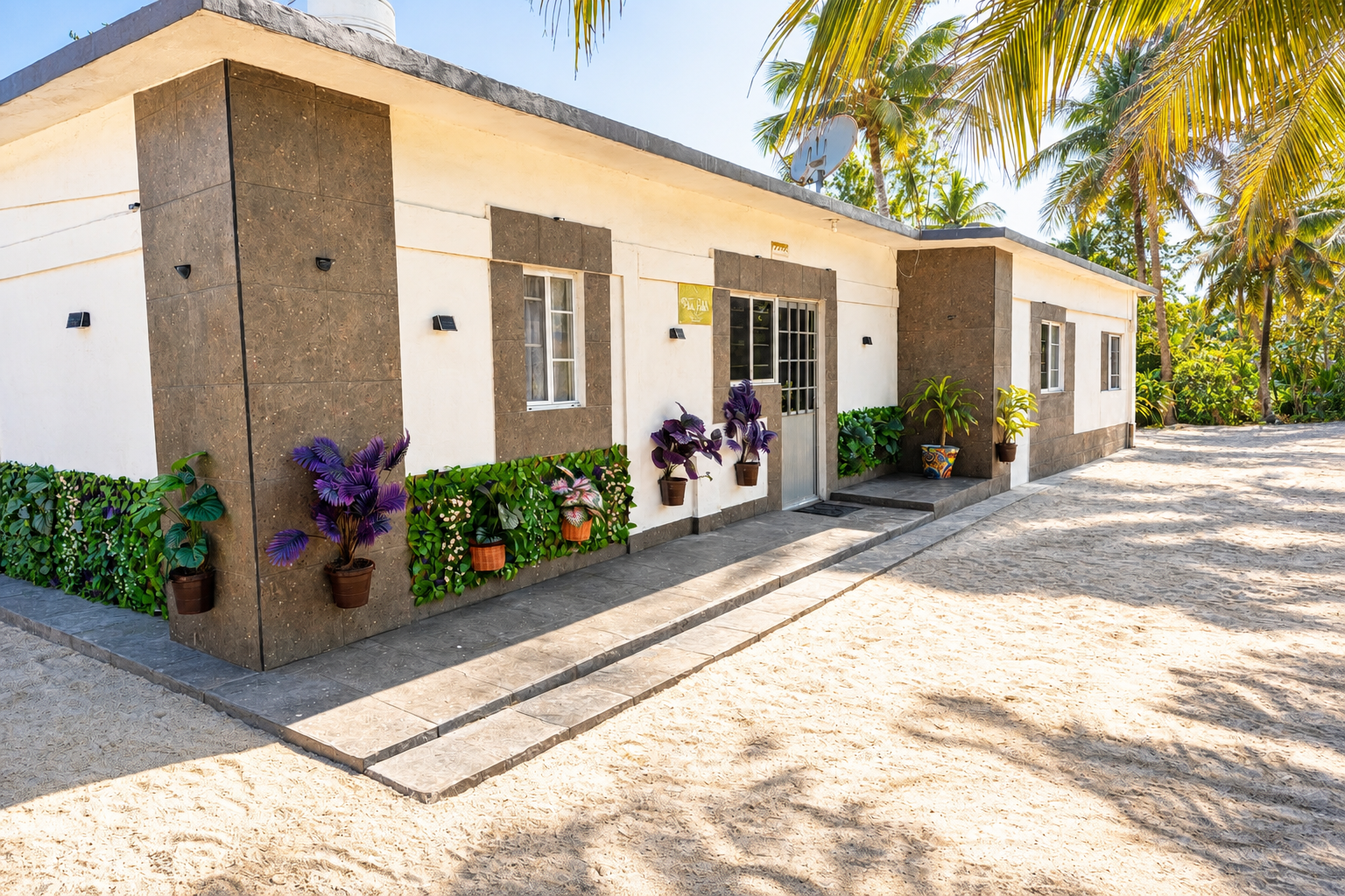 Jardín exterior de La Casita Pura Vida, casa frente al mar en Barra de Galindo, Tuxpan (foto 8)